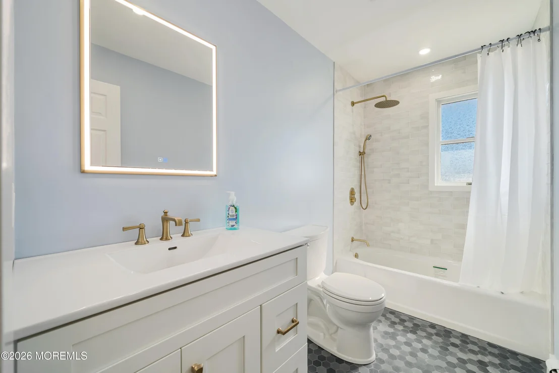 Photo of 715 Richmond Drive