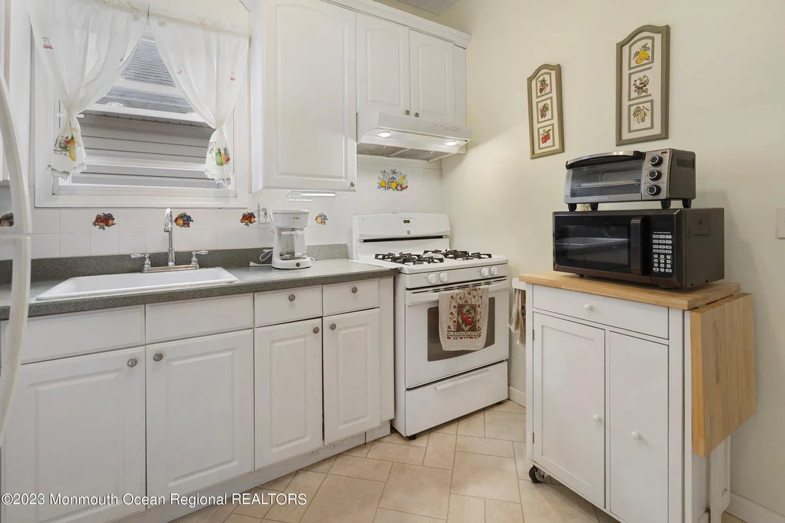 Photo of 57 Pineview Avenue