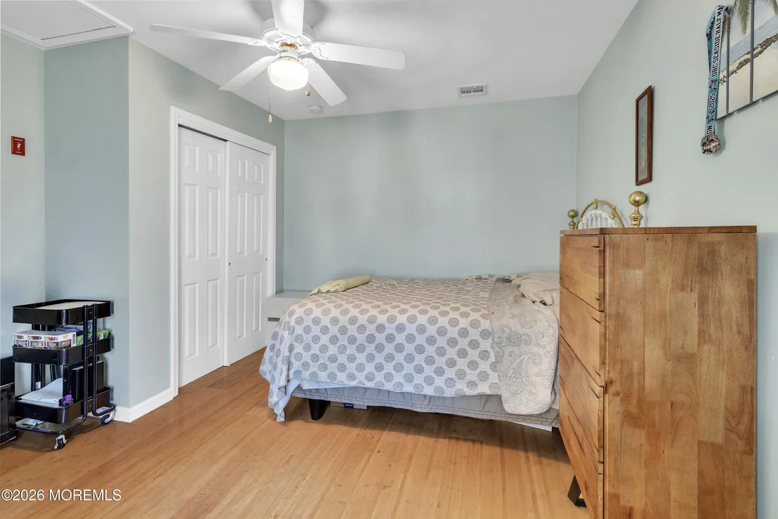 Photo of 46 W Rutherford Lane