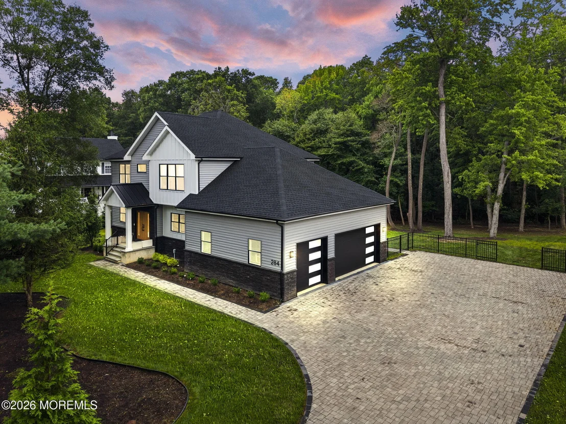 Photo of 284 Middle Road