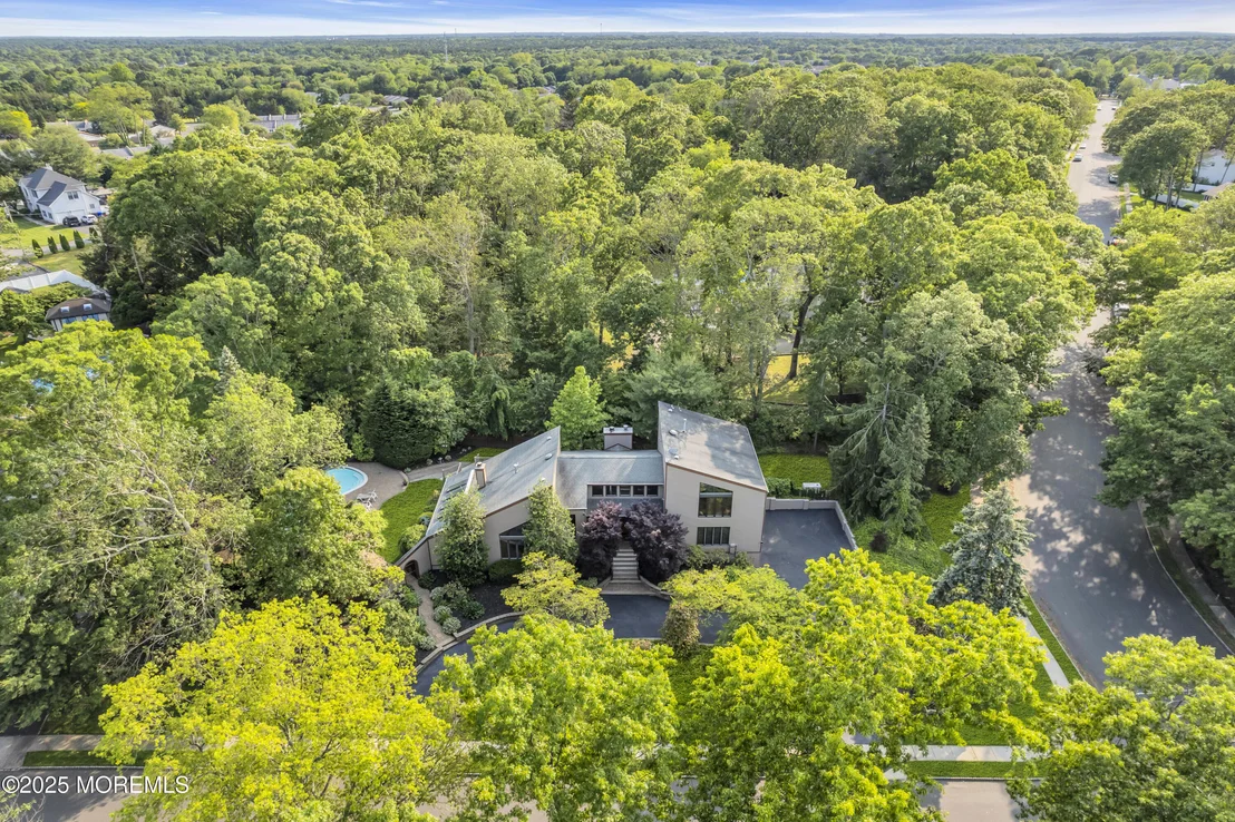 Photo of 635 Winding River Road