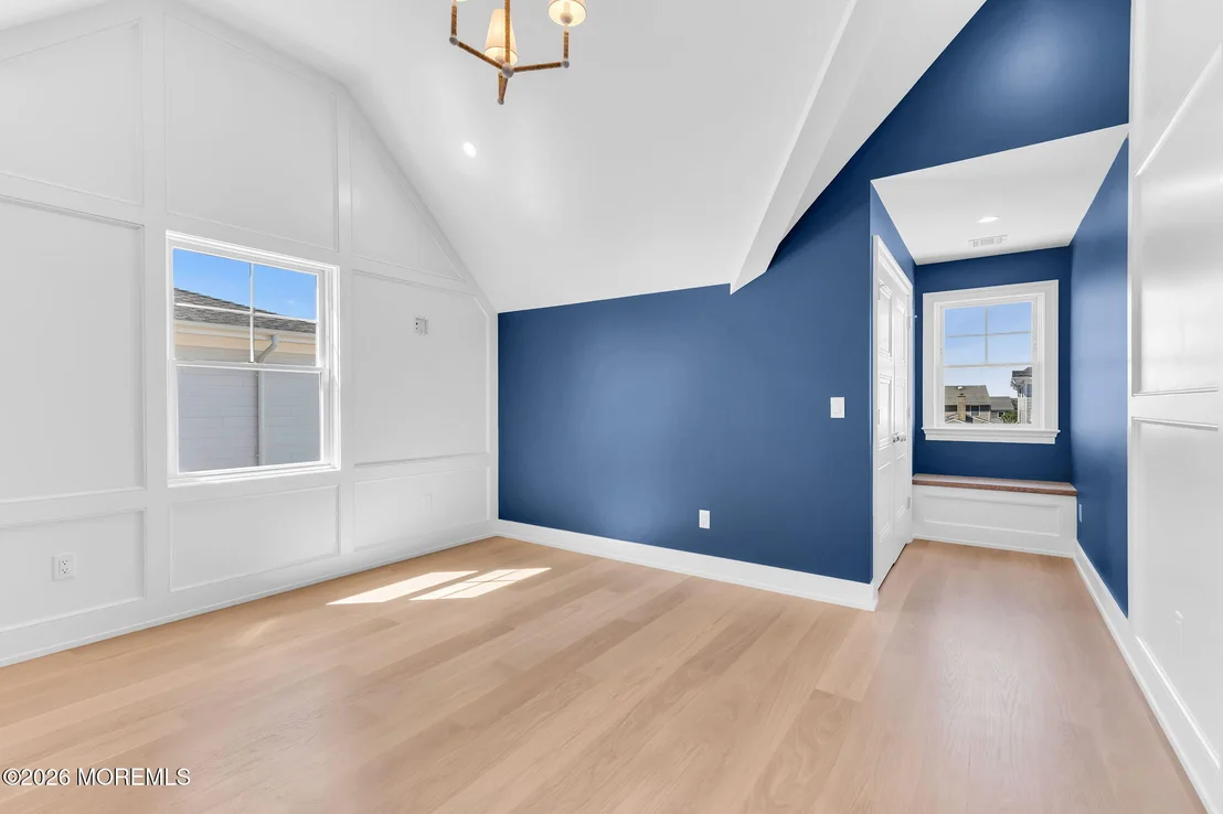 Photo of 153 Pershing Boulevard