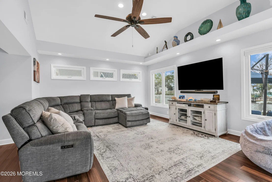 Photo of 933 Montauk Drive