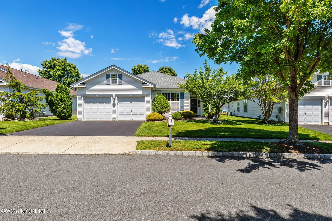 Photo of 46 Minuteman Circle