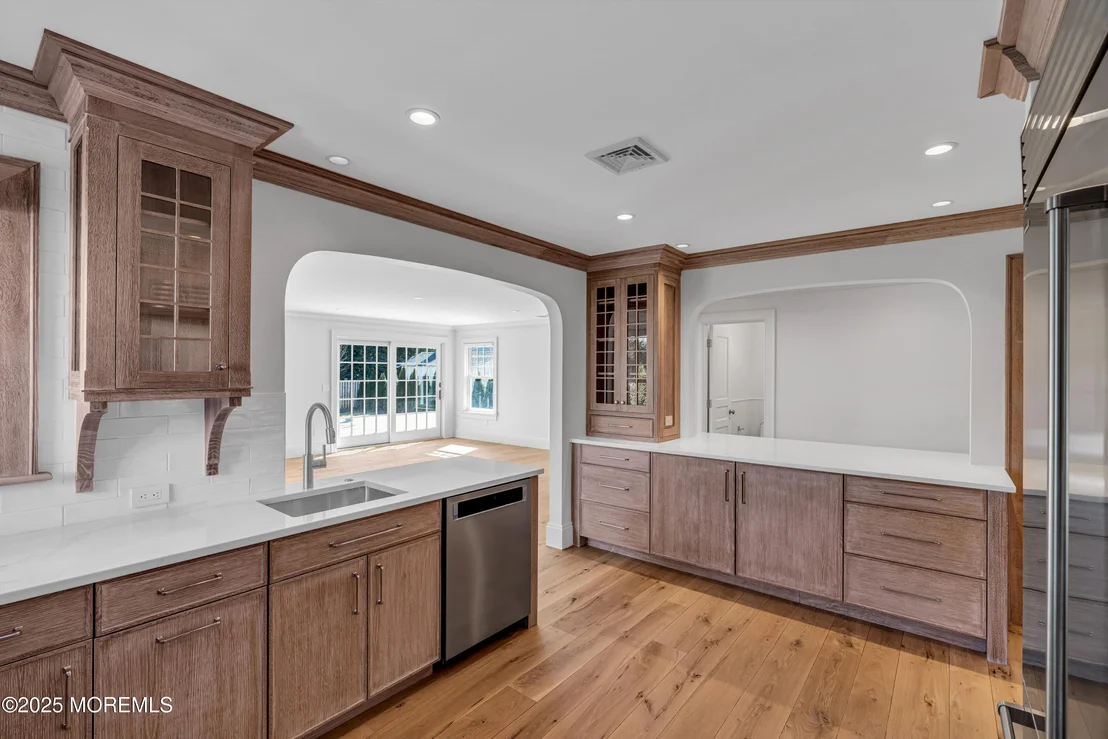 Photo of 327 South Boulevard