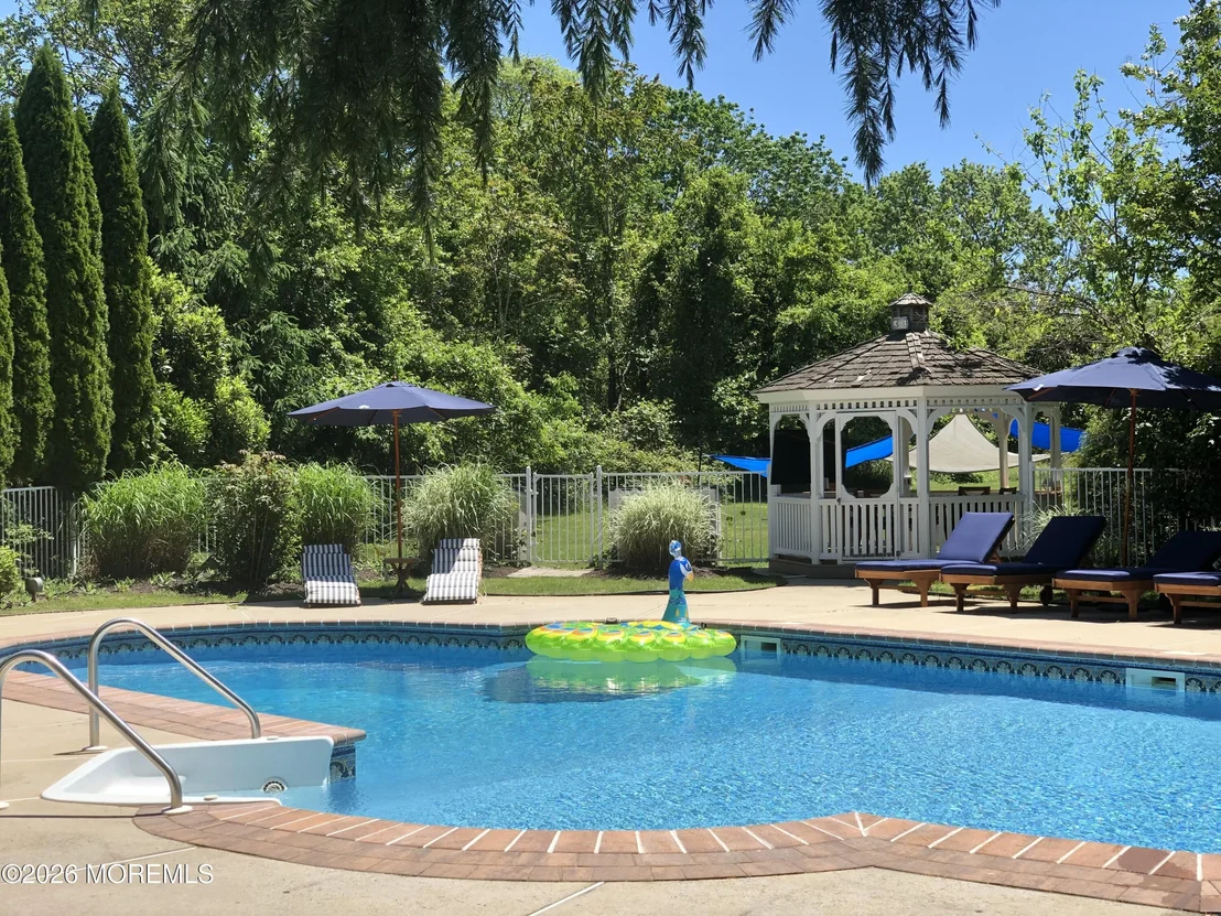 Photo of 48 Lakeside Avenue