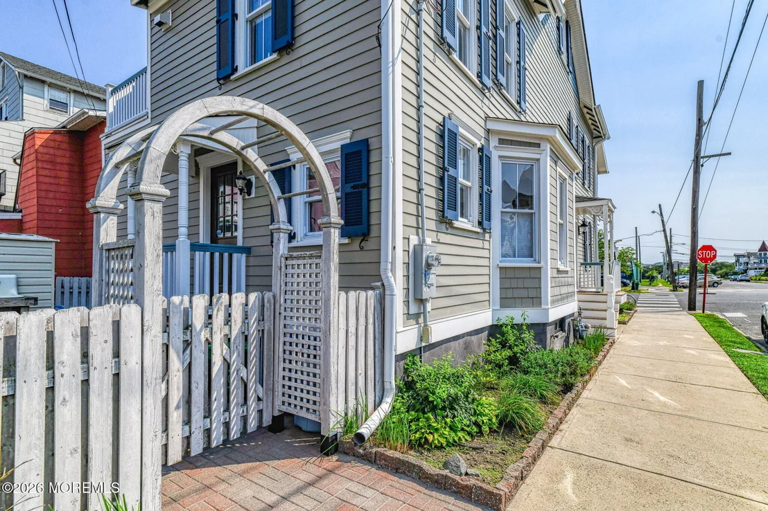 Photo of 37 Broadway
