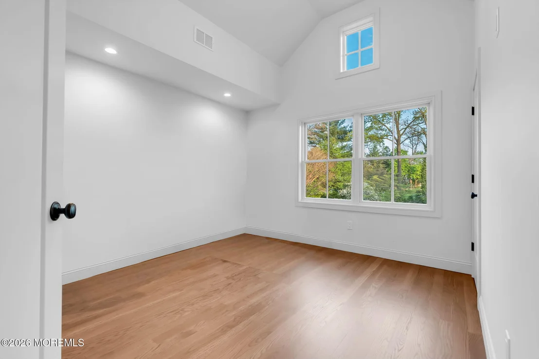 Photo of 181 Rumson Road