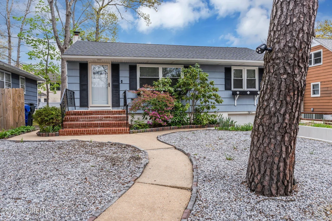 Photo of 704 Barberry Drive