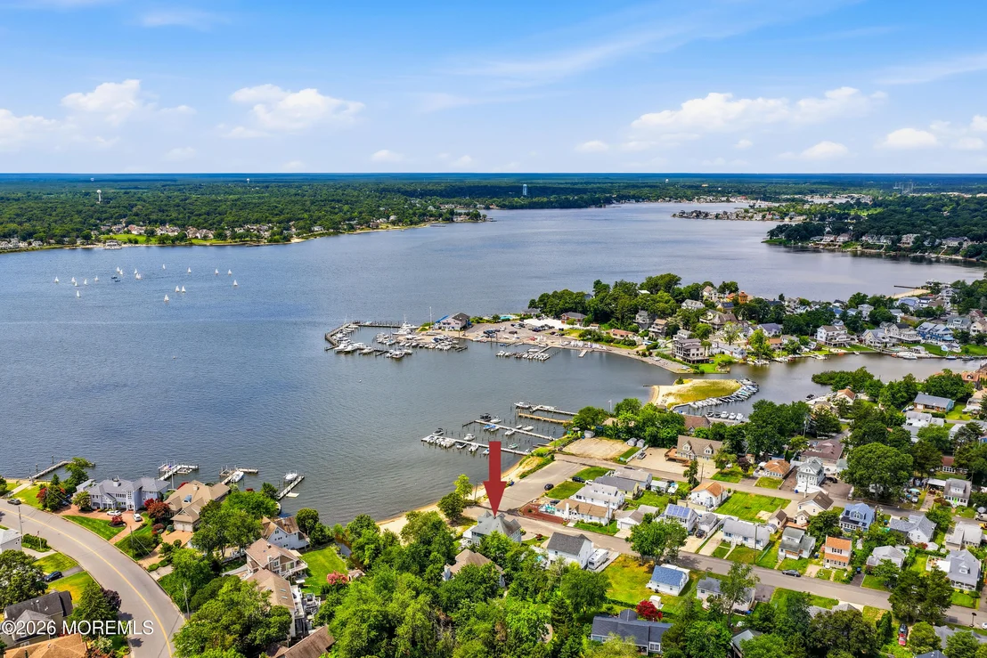 Photo of 2 River Drive
