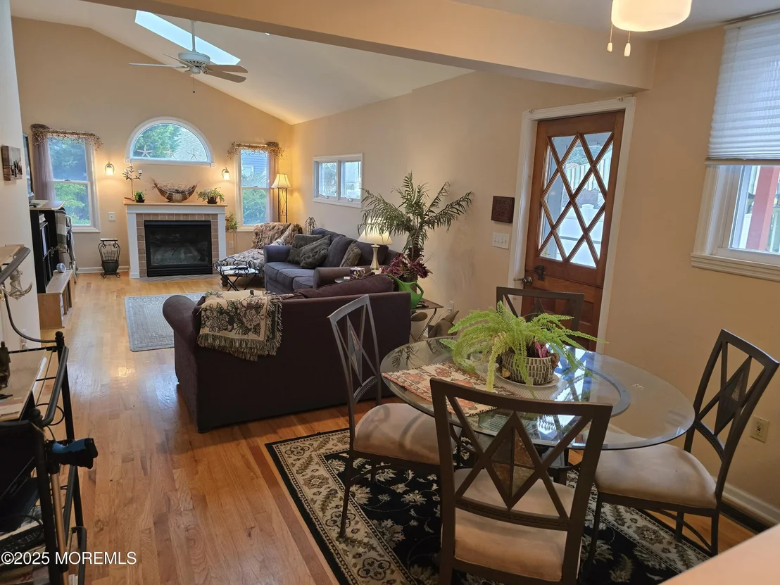 Photo of 214 5th Avenue