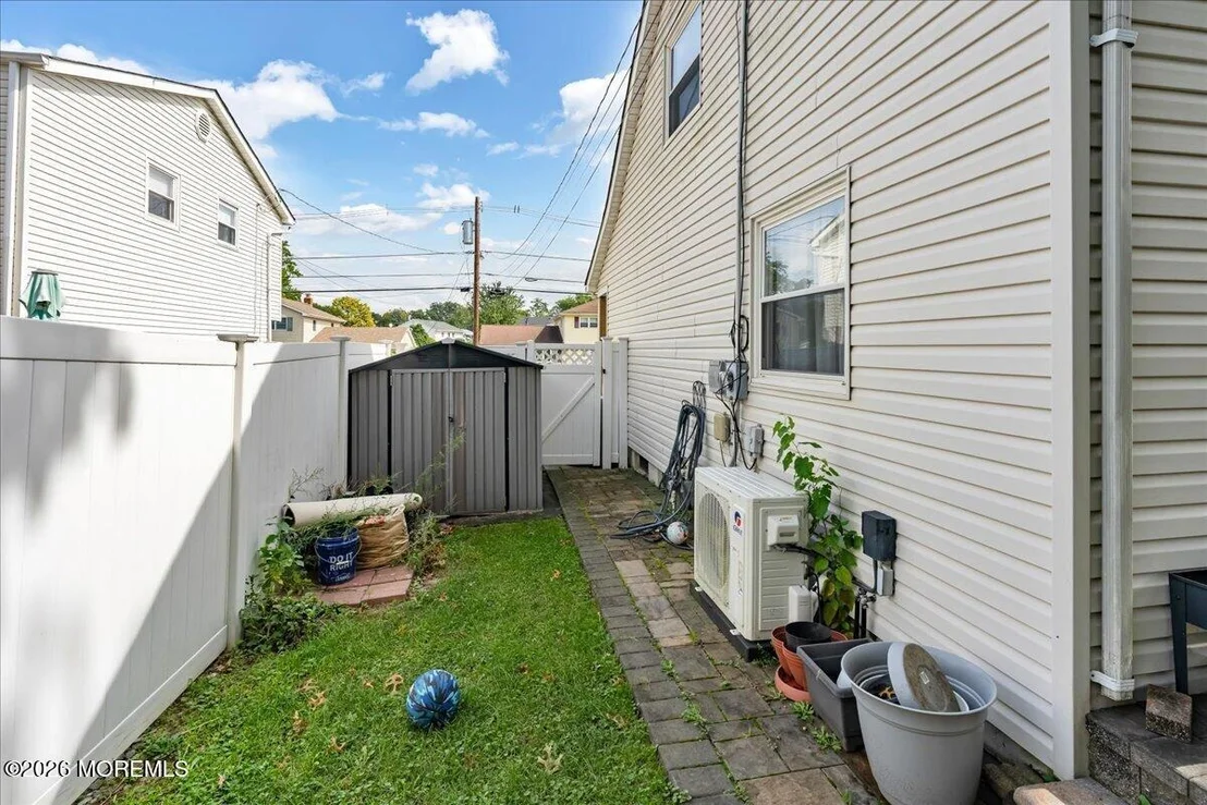 Photo of 48 Cresci Boulevard