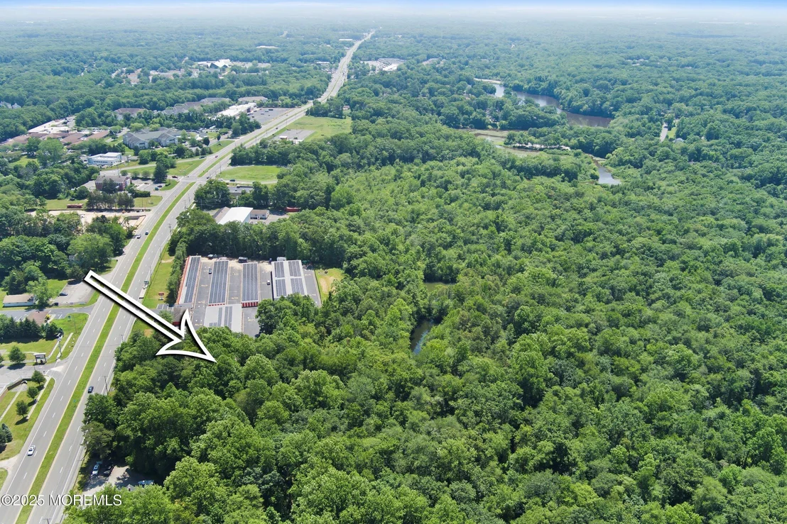 Photo of 185 N County Line Road