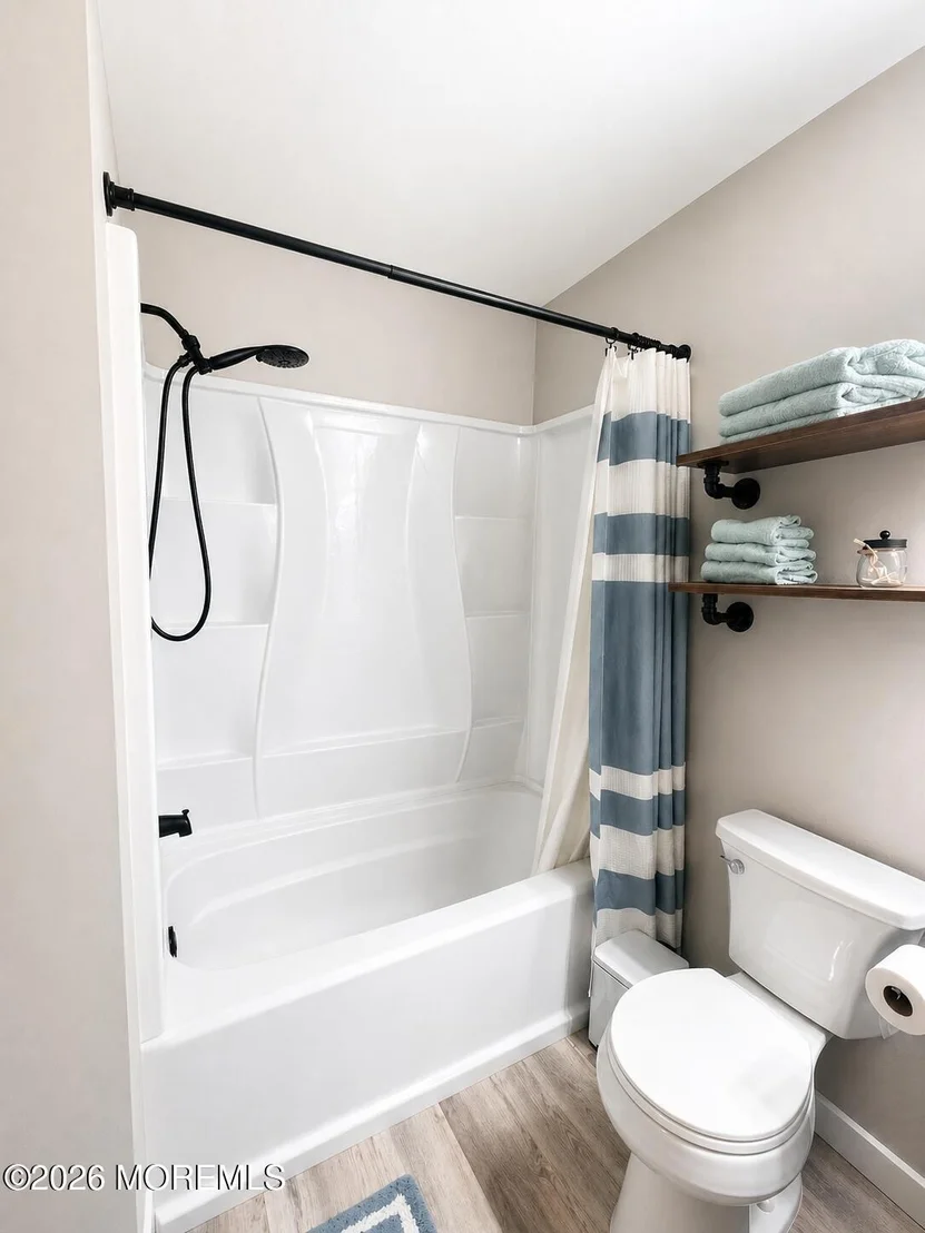 Photo of 810 Leeward Drive