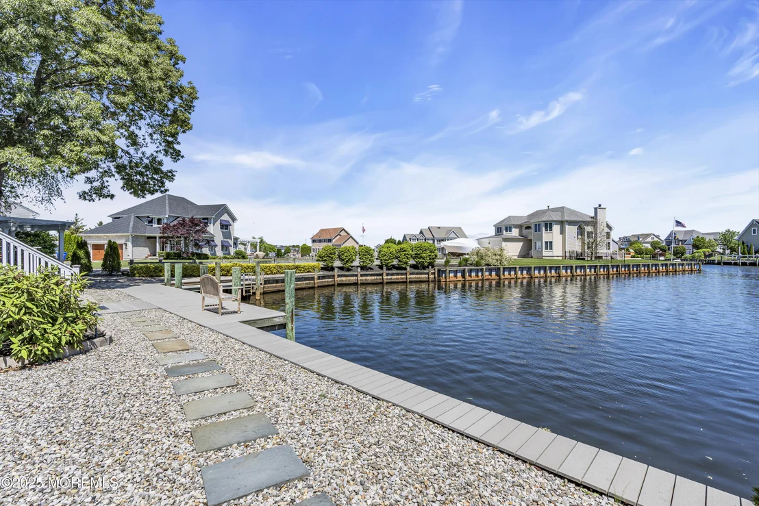 Photo of 560 Midwood Drive