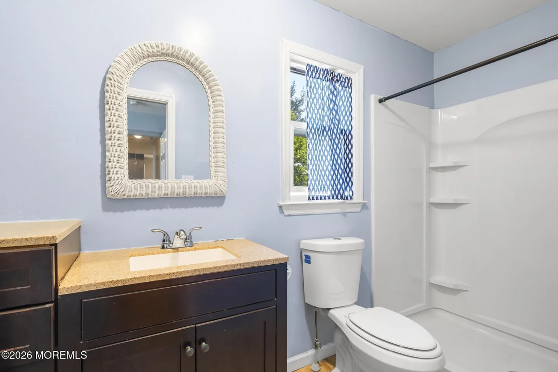 Photo of 389 Bay Avenue