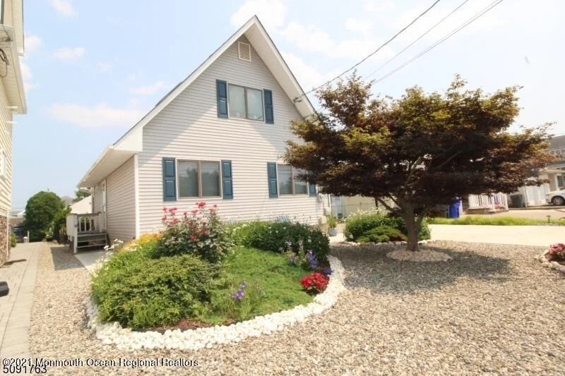 Photo of 8 Rochester Drive