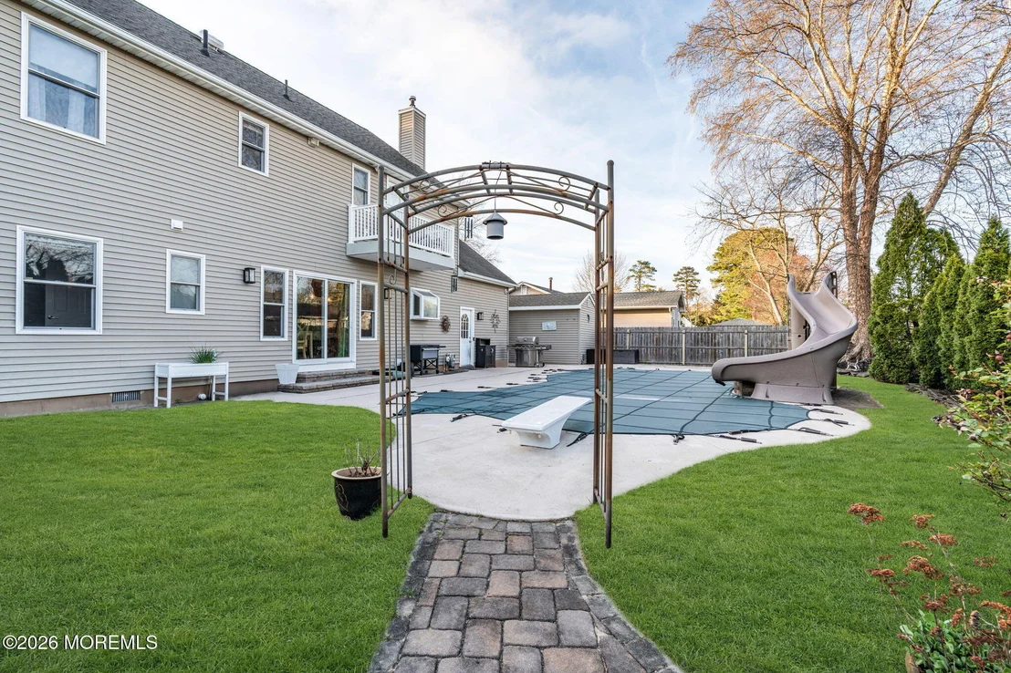 Photo of 475 Admiral Road