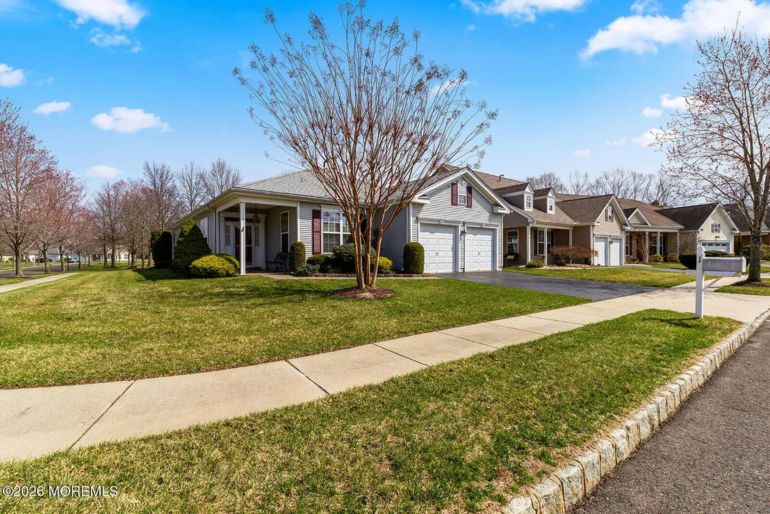 Photo of 1 Colonial Way