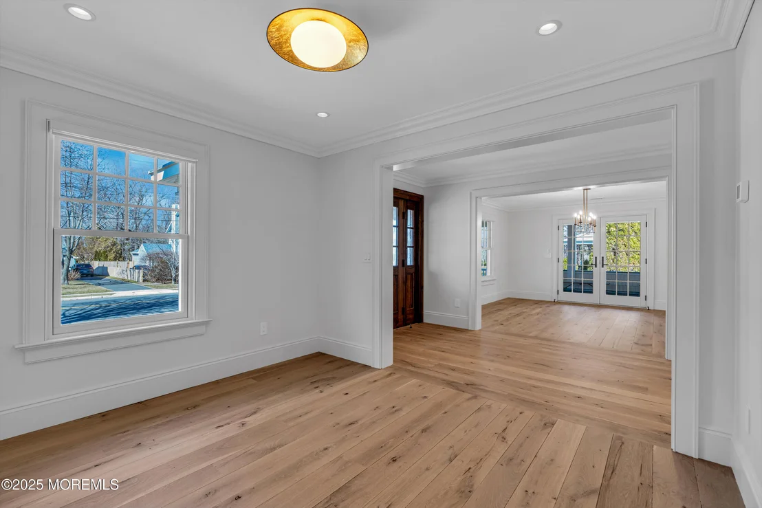 Photo of 327 South Boulevard