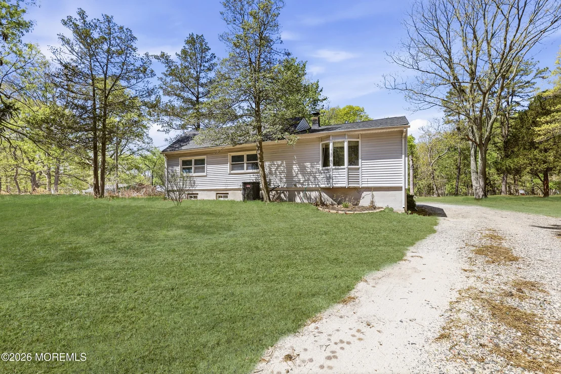 Photo of 517 Newtons Corner Road