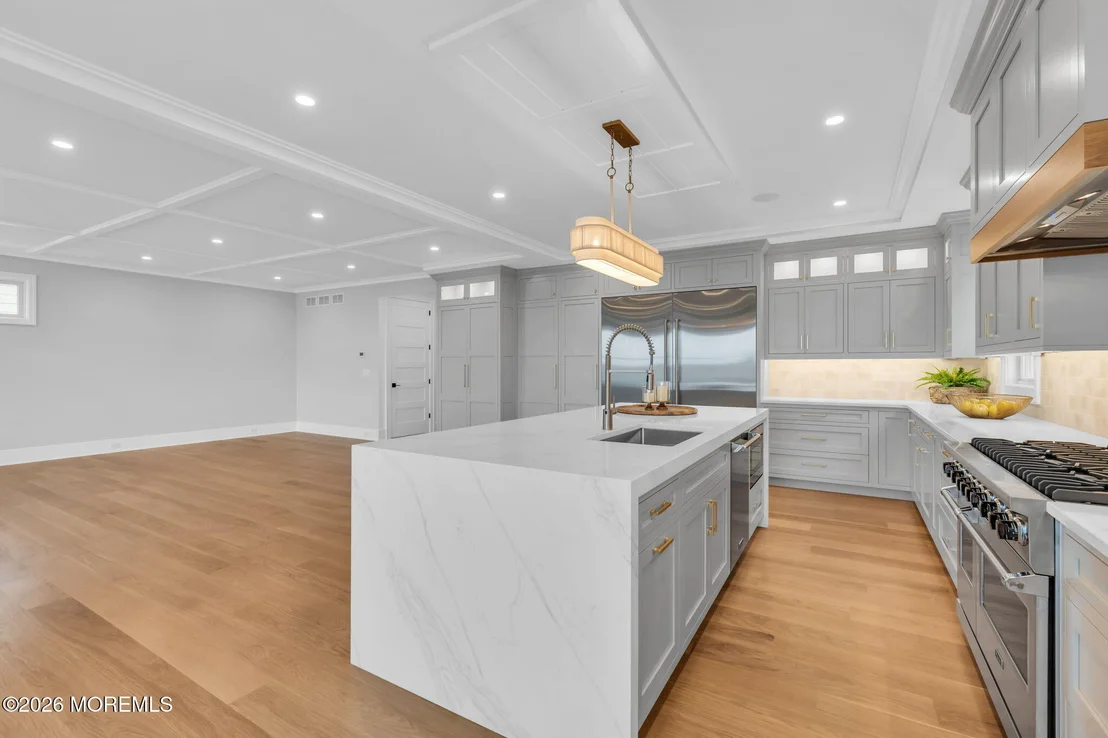 Photo of 151 Pershing Boulevard