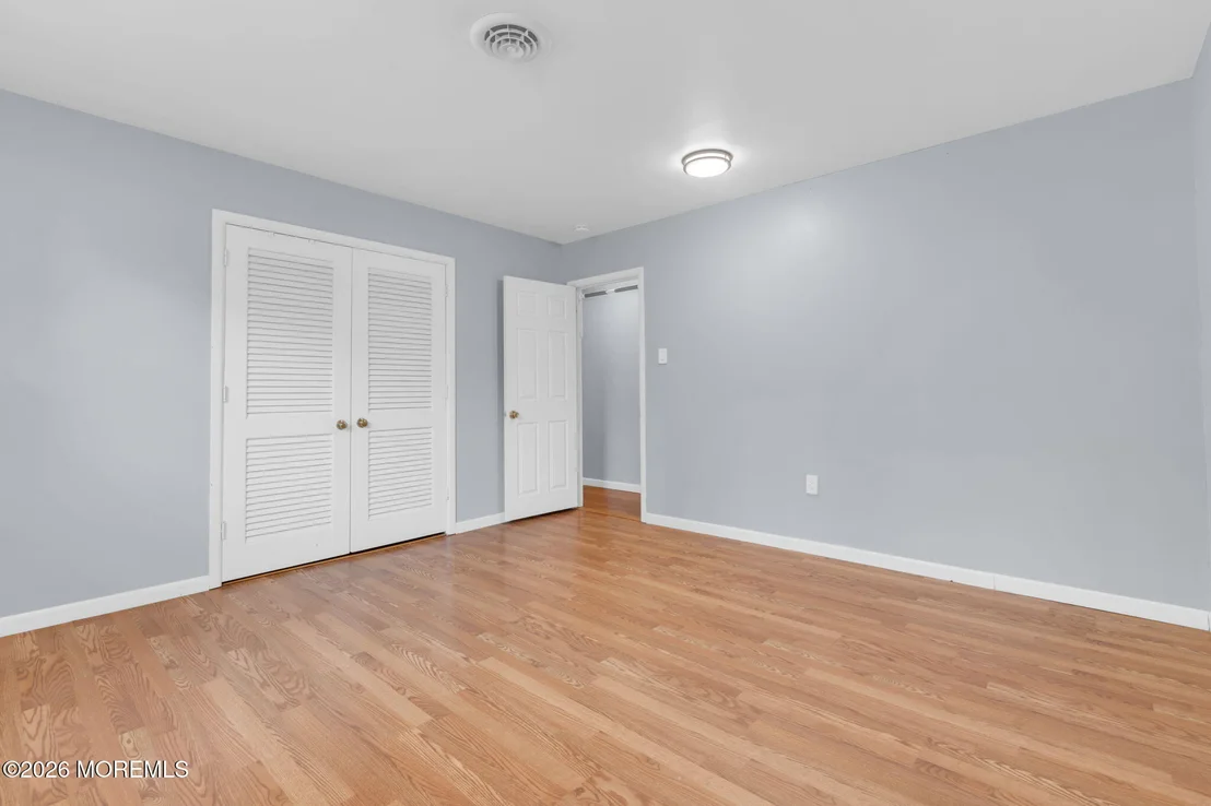 Photo of 323 Shepard Avenue
