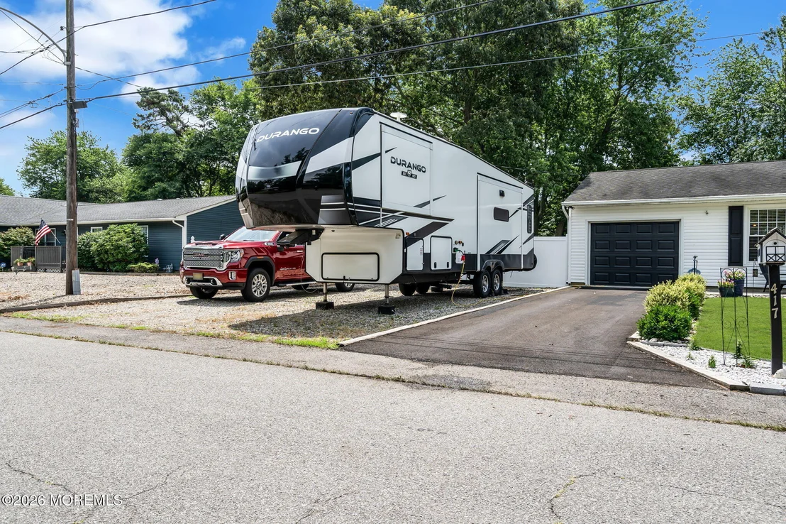 Photo of 417 Chestnut Drive
