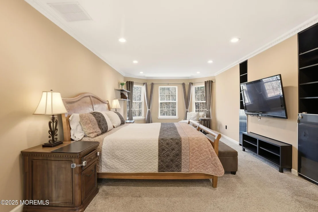 Photo of 2 Woods Edge Drive