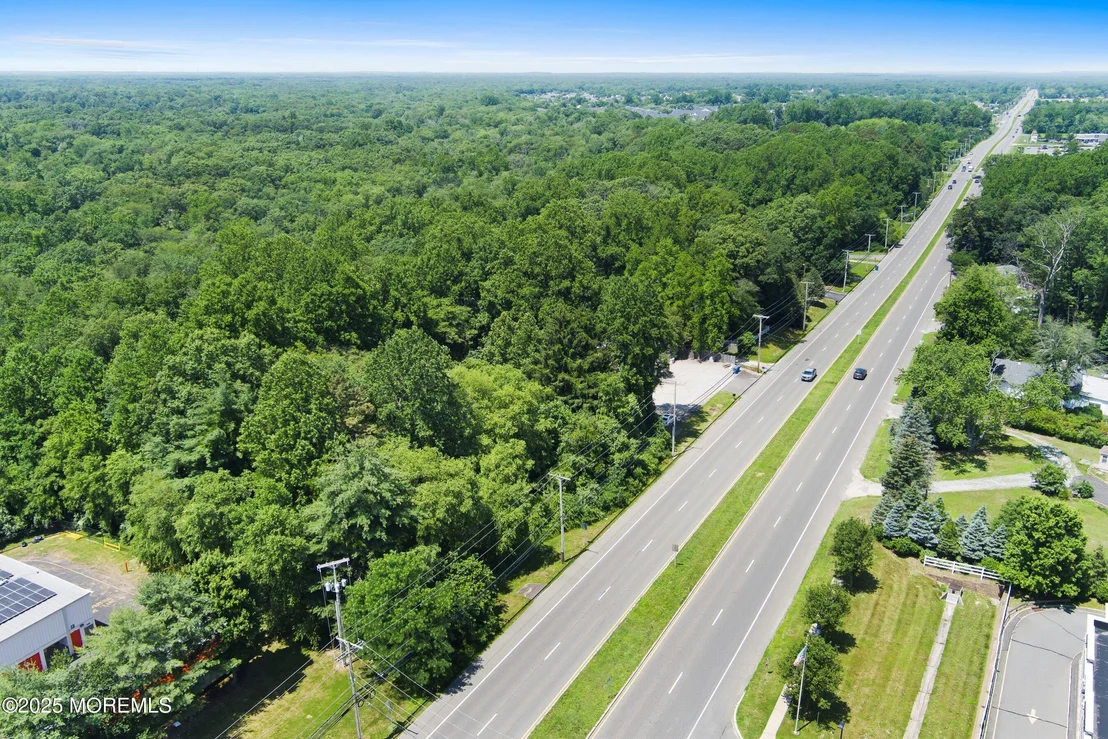 Photo of 185 N County Line Road