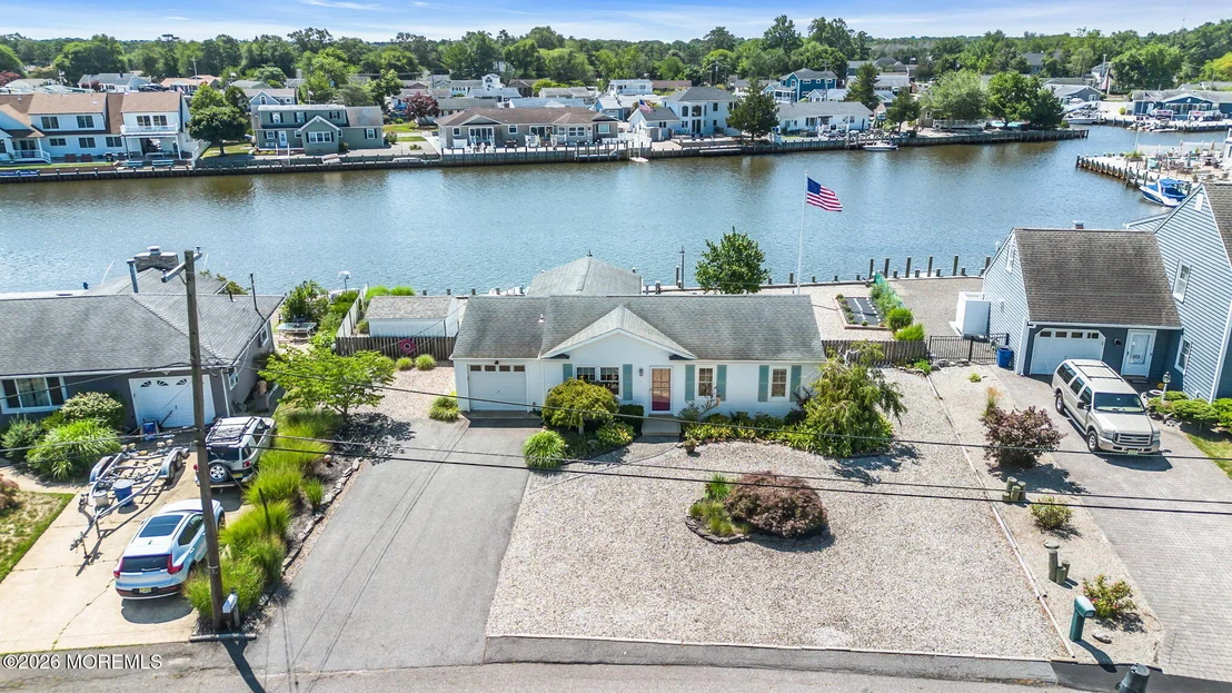 Photo of 39 Parkers Point Boulevard