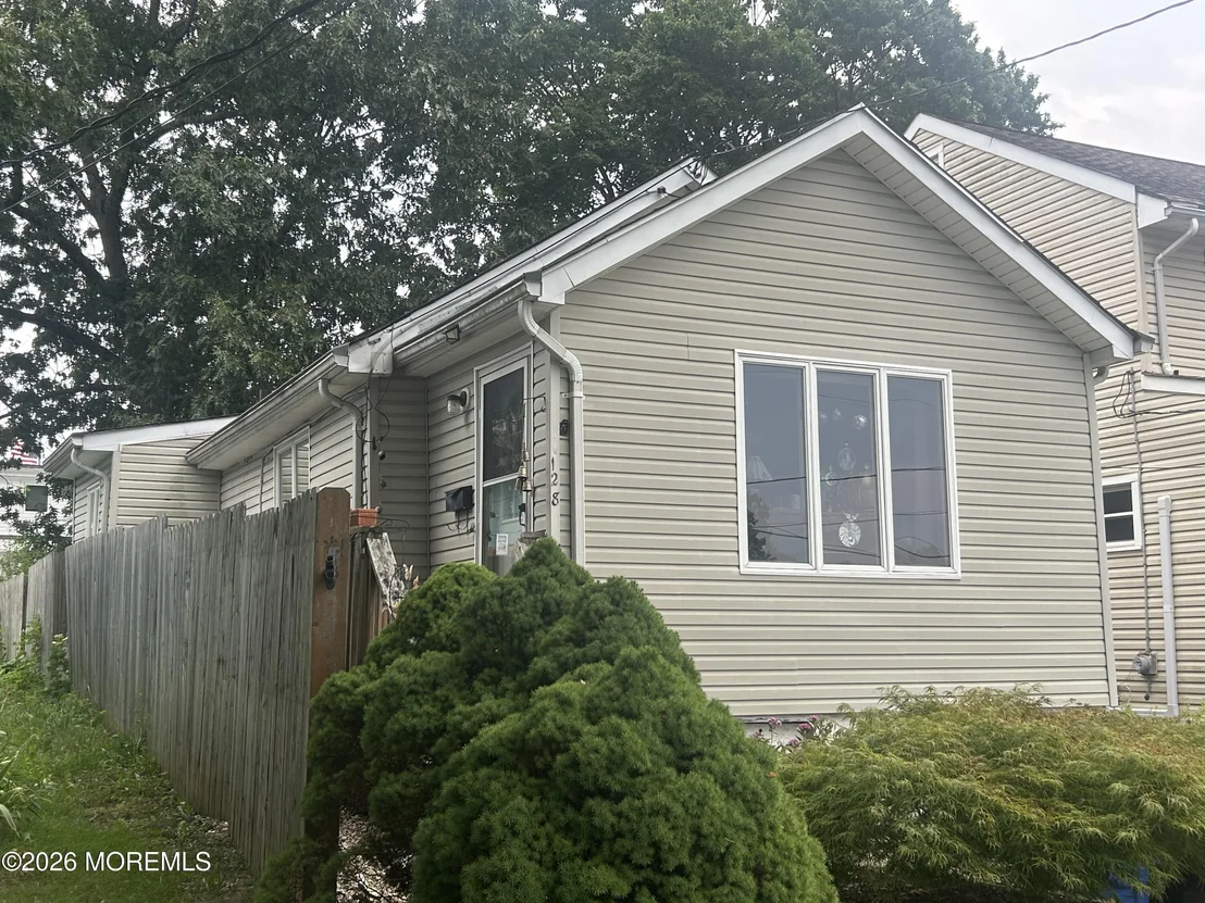 Photo of 128 Chamone Avenue