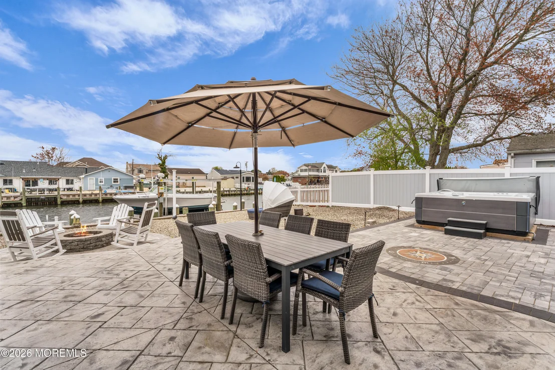 Photo of 933 Montauk Drive