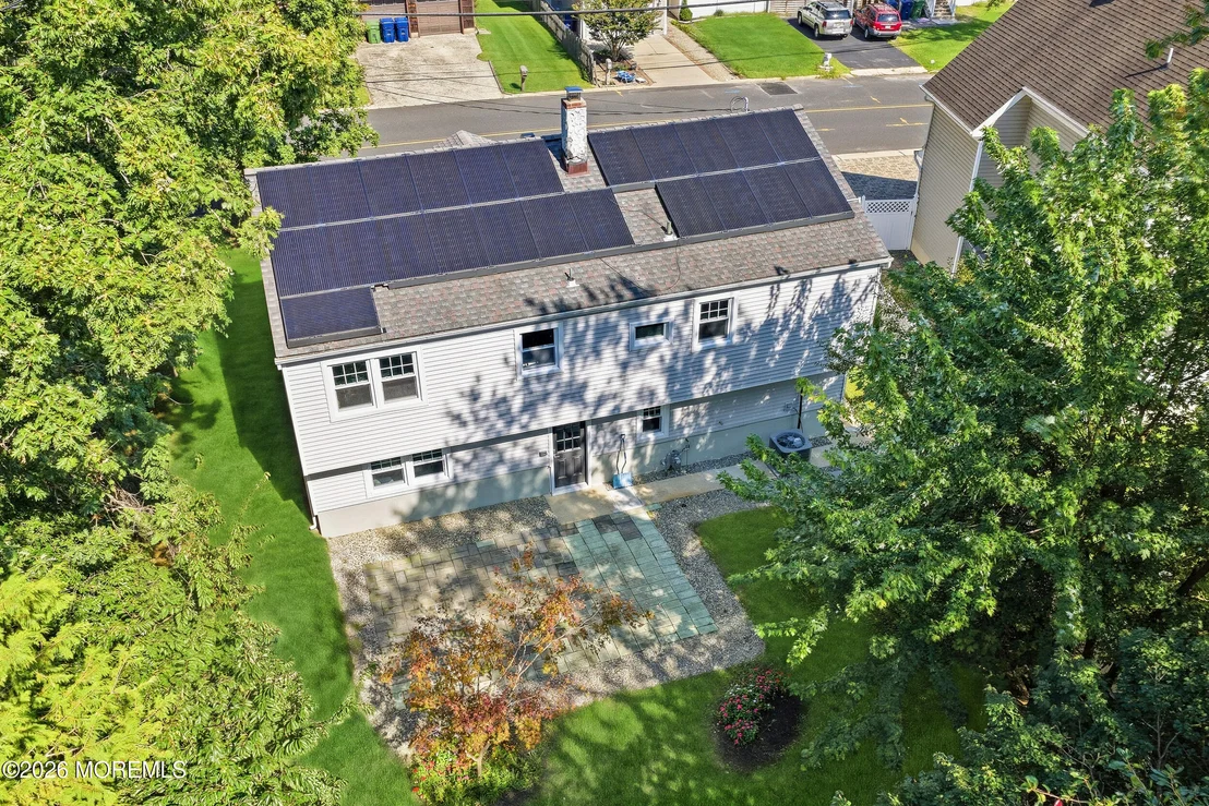Photo of 208 N Riverside Drive