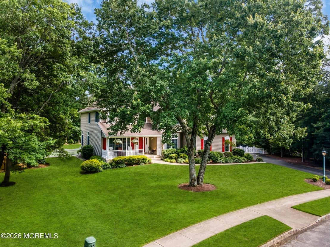 Photo of 2093 Overbrook Drive