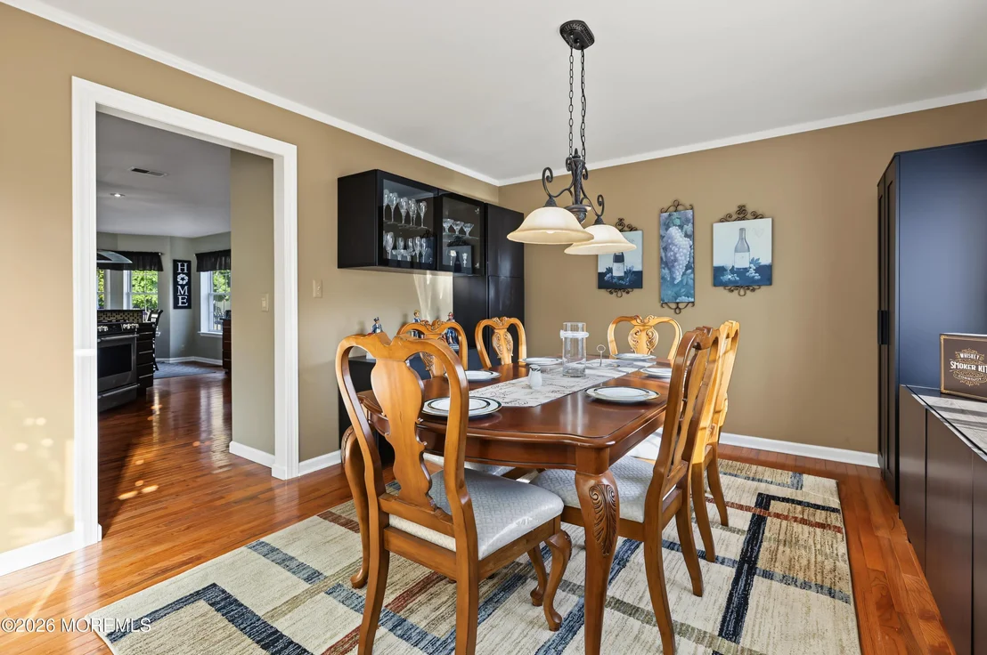 Photo of 611 Winterberry Boulevard