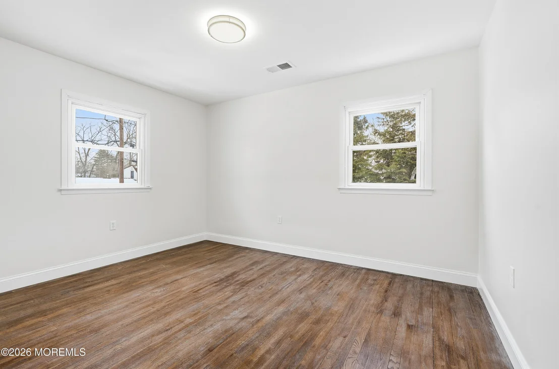Photo of 16 Crest Road