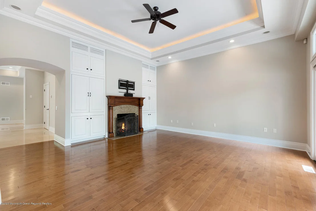 Photo of 9 S Tamarack Drive
