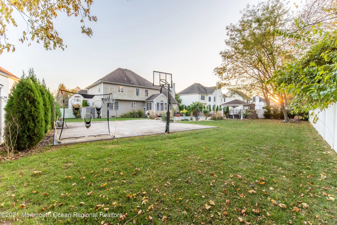 Photo of 607 Windcrest Court