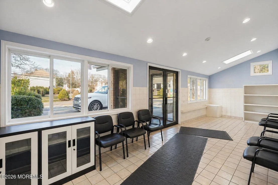 Photo of 437 Adamston Road