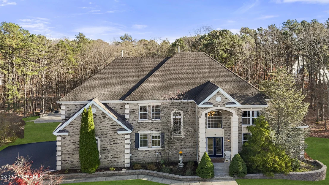 Photo of 2 Woods Edge Drive