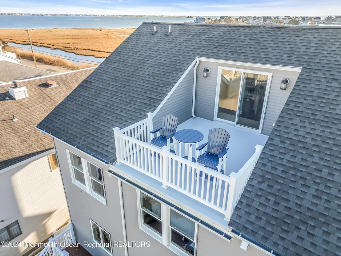 Photo of 106 Saint Lawrence Boulevard