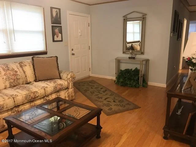 Photo of 450 Applegate Avenue
