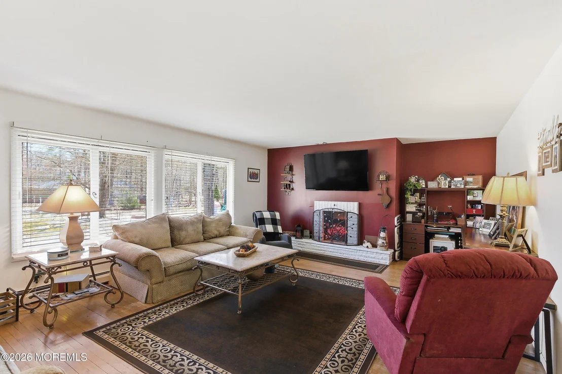 Photo of 745 Oak Glen Road