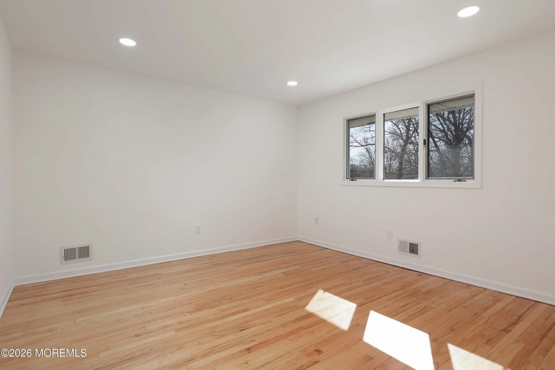 Photo of 463 Cottrell Road