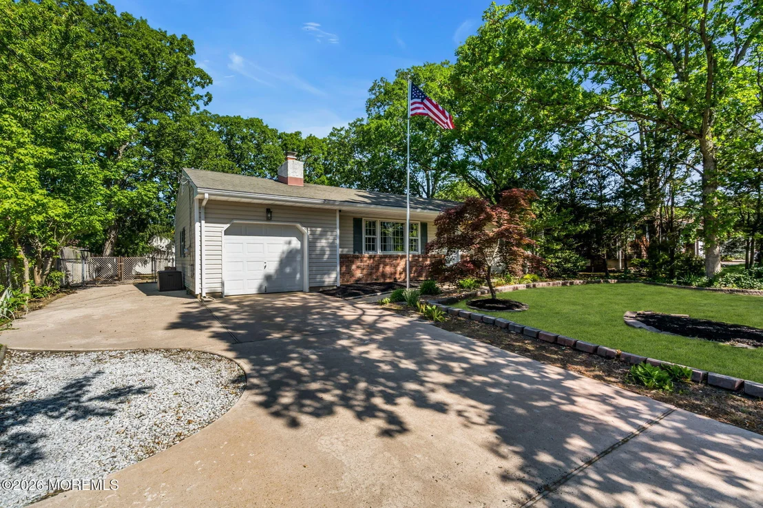 Photo of 424 Cornell Drive