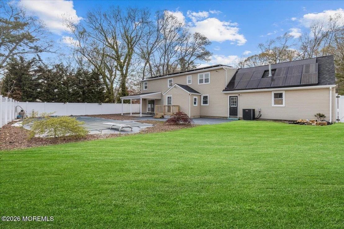 Photo of 353 Constitution Drive