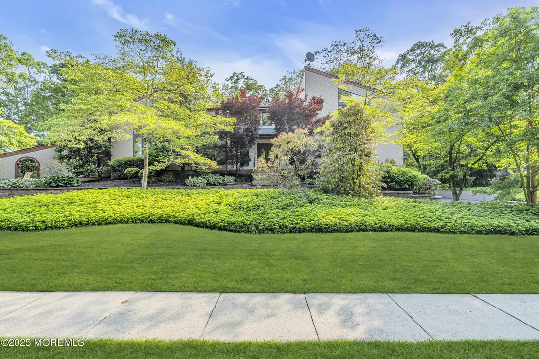 Photo of 635 Winding River Road