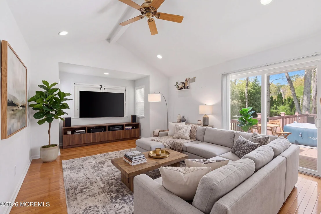 Photo of 406 Burke Road