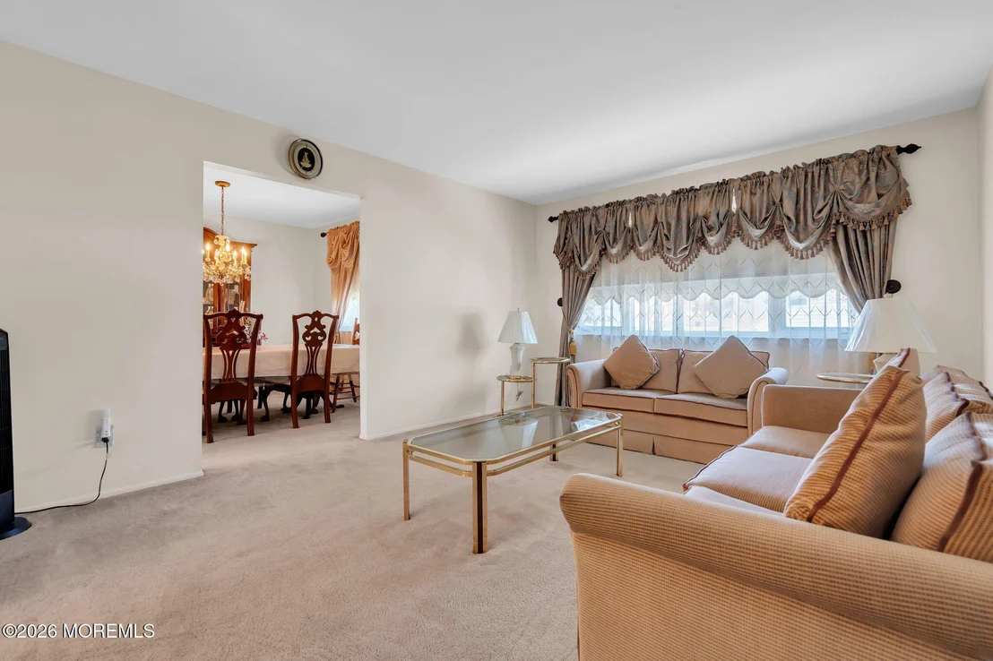 Photo of 52 Cresci Boulevard
